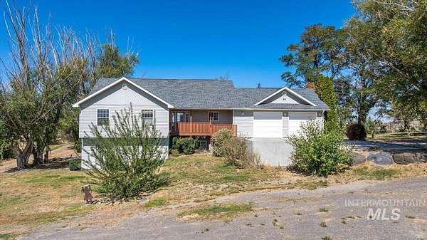 5.47 Acres of Land with Home for Sale in Buhl, Idaho