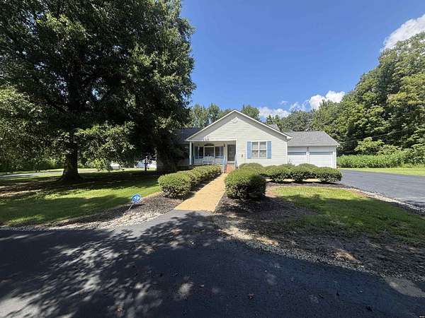 2.39 Acres of Land with Home for Sale in Fulton, Kentucky