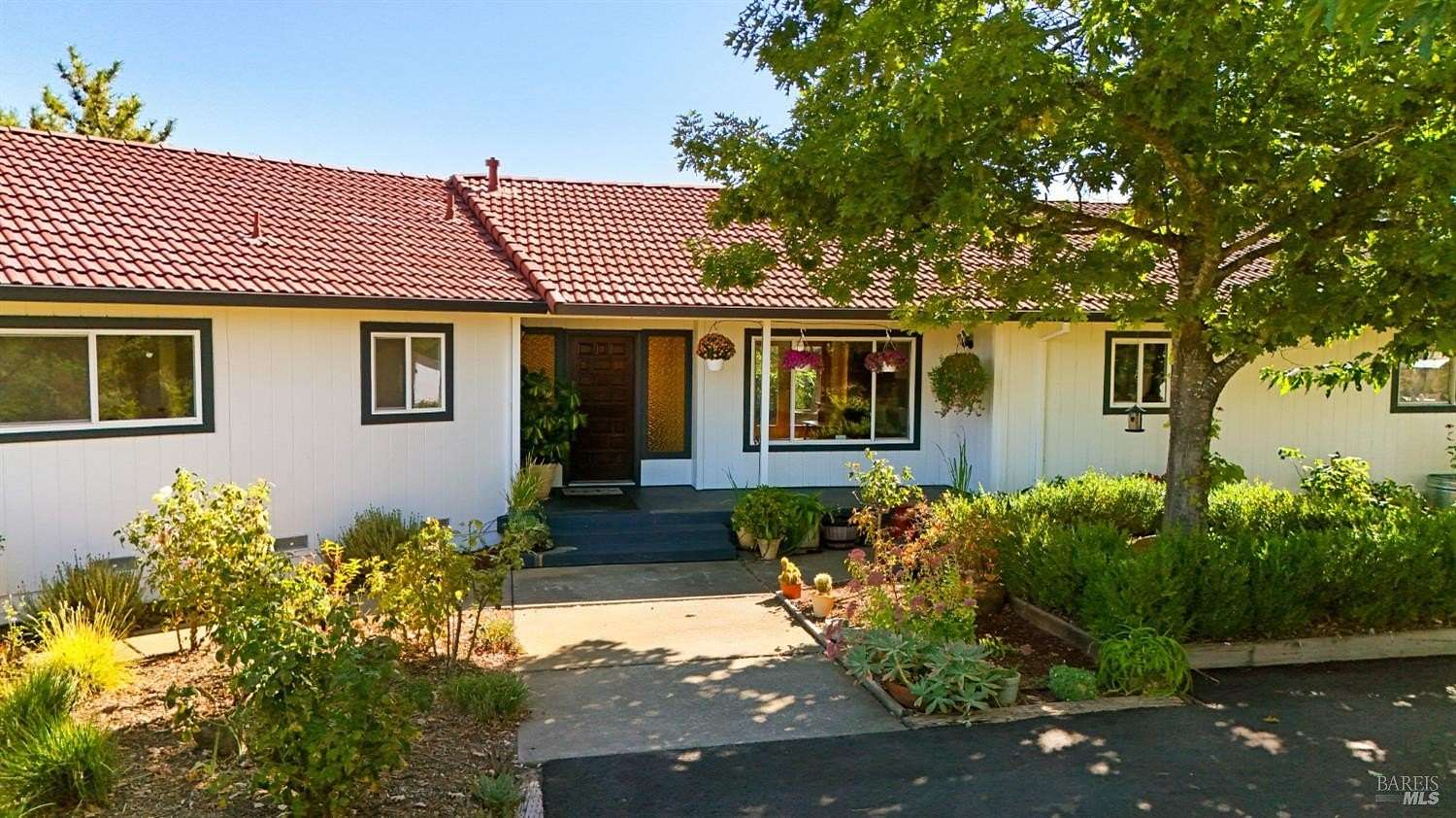 6 Acres of Land with Home for Sale in Healdsburg, California