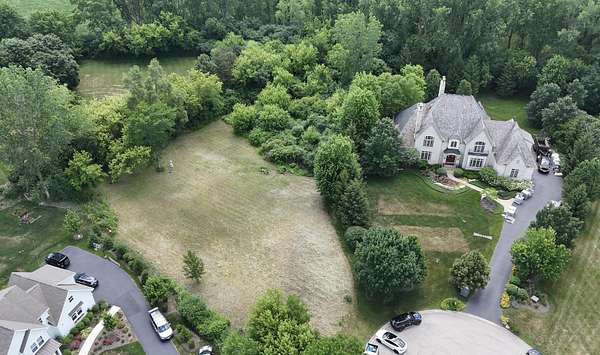 1 Acre of Land for Sale in Hawthorn Woods, Illinois