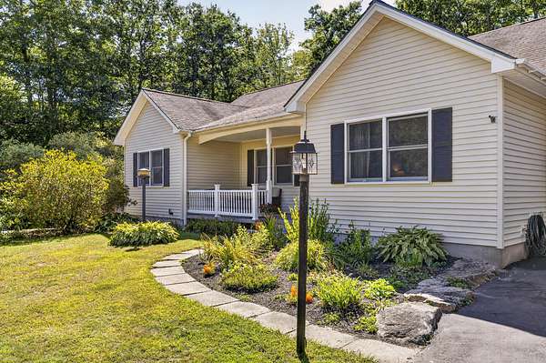3.1 Acres of Land with Home for Sale in Wiscasset, Maine