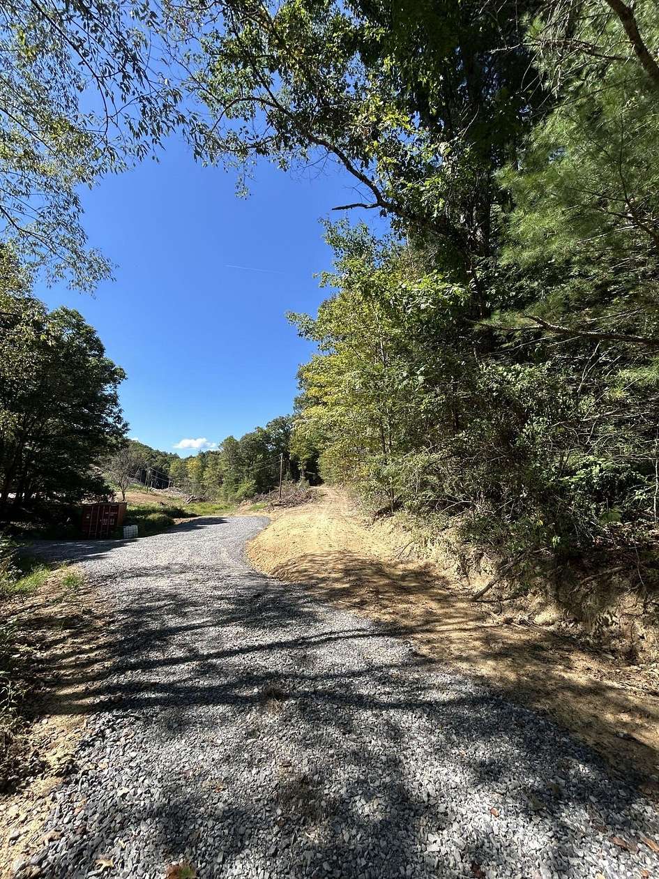11 Acres of Recreational Land for Sale in Hillsboro, West Virginia