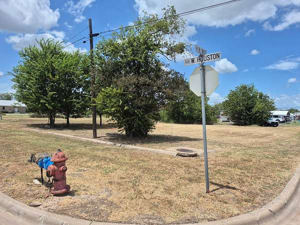 0.13 Acres of Residential Land for Sale in Giddings, Texas