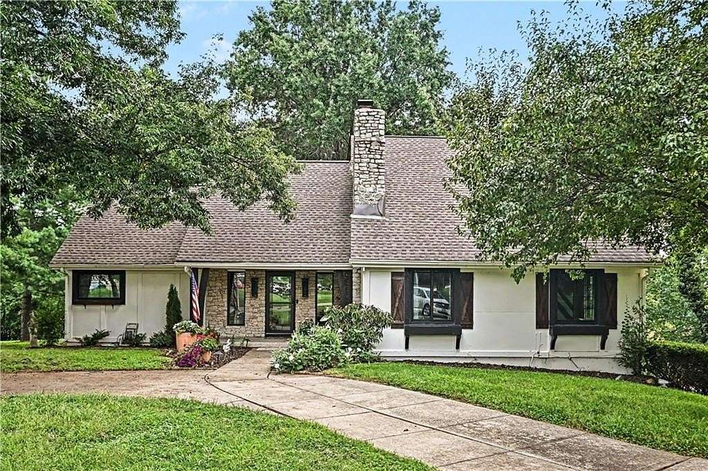 4.7 Acres of Land with Home for Sale in Kansas City, Missouri