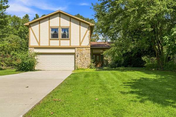5 Acres of Land with Home for Auction in Blacklick, Ohio