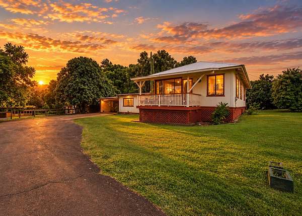 2.37 Acres of Land with Home for Sale in Haʻikū, Hawaii