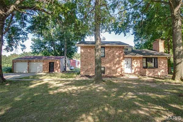 2 Acres of Land with Home for Sale in Jerseyville, Illinois