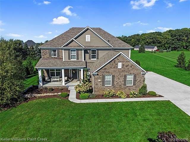1.72 Acres of Land with Home for Sale in Oakland Charter Township, Michigan
