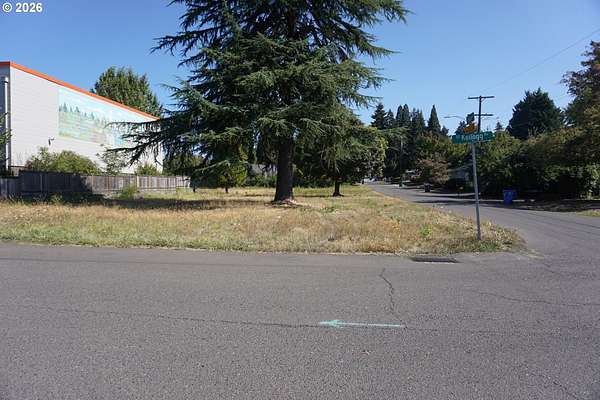 0.42 Acres of Residential Land for Sale in Milwaukie, Oregon
