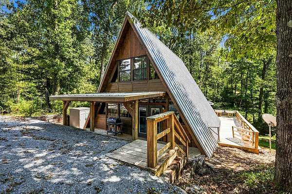 1.5 Acres of Land with Home for Sale in Rogersville, Alabama