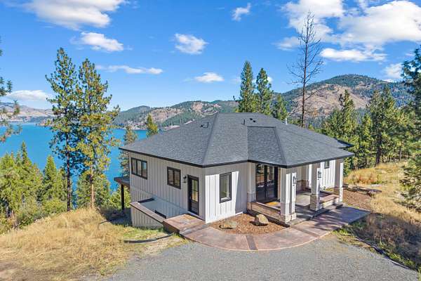 12.5 Acres of Land with Home for Sale in Kettle Falls, Washington