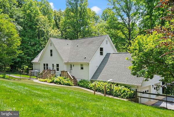 4.83 Acres of Land with Home for Sale in Leesburg, Virginia