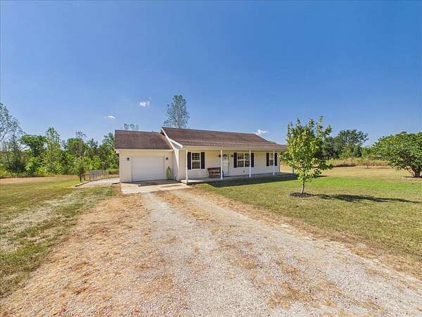 3 Acres of Improved Residential Land for Sale in Buffalo, Missouri