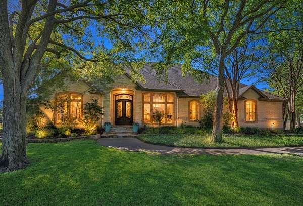 2.6 Acres of Land with Home for Sale in Fort Worth, Texas