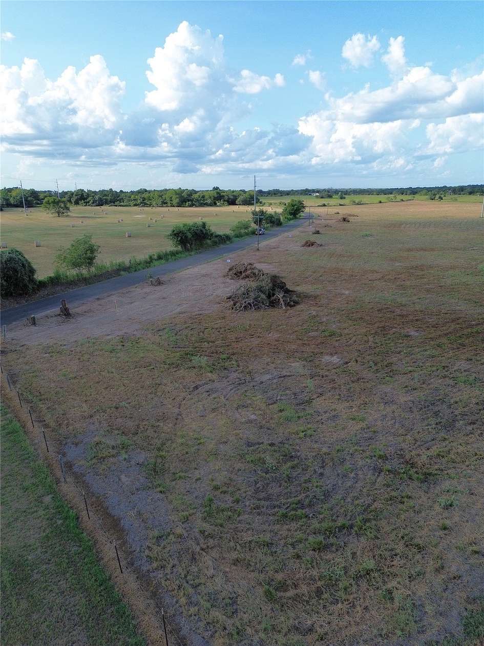 2.85 Acres of Residential Land for Sale in Franklin, Texas