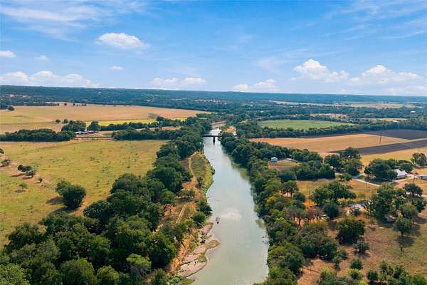 44 Acres of Land for Sale in Clifton, Texas