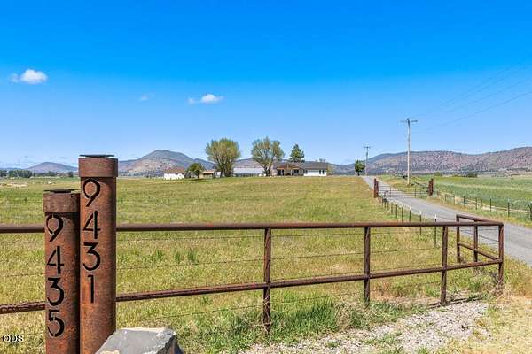 102 Acres of Land with Home for Sale in Klamath Falls, Oregon