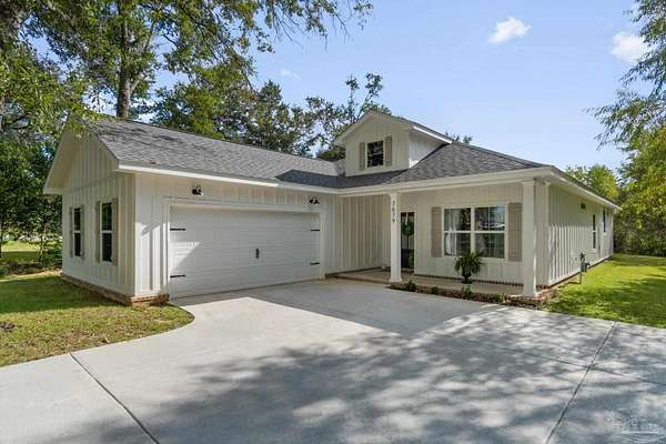 2.29 Acres of Land with Home for Sale in Jay, Florida