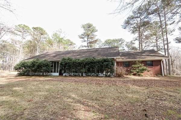 11 Acres of Land with Home for Sale in Saltillo, Mississippi