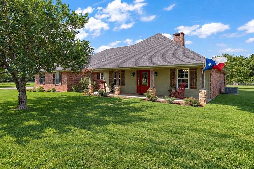 45.2 Acres of Land with Home for Sale in Nacogdoches, Texas