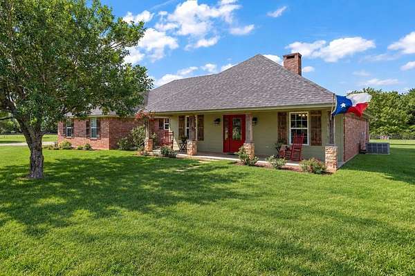 45.2 Acres of Land with Home for Sale in Nacogdoches, Texas