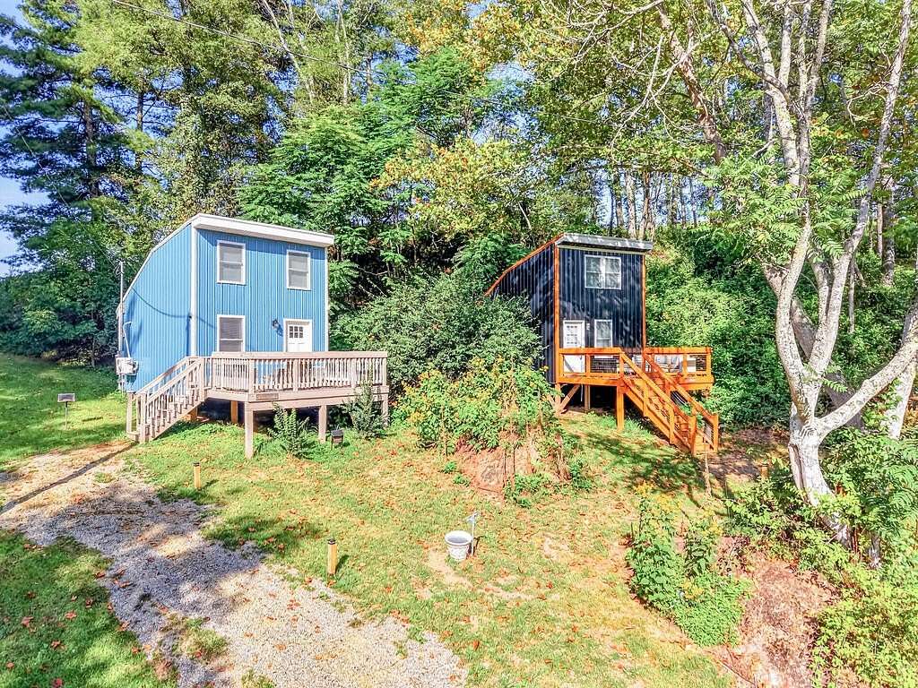 1.8 Acres of Land with Home for Sale in Draper, Virginia