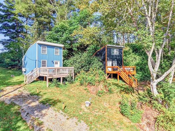 1.8 Acres of Land with Home for Sale in Draper, Virginia