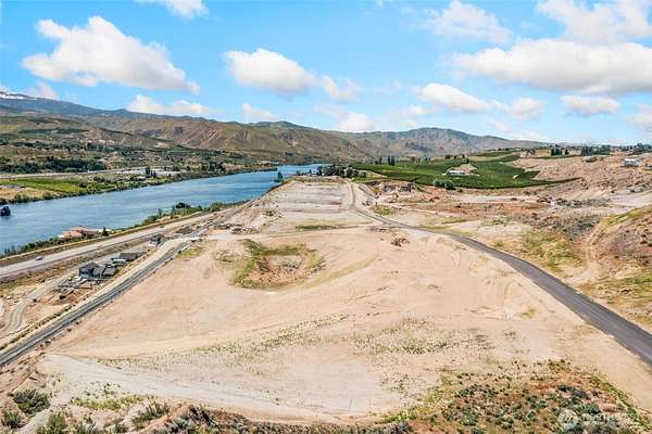 1 Acre of Residential Land for Sale in East Wenatchee, Washington