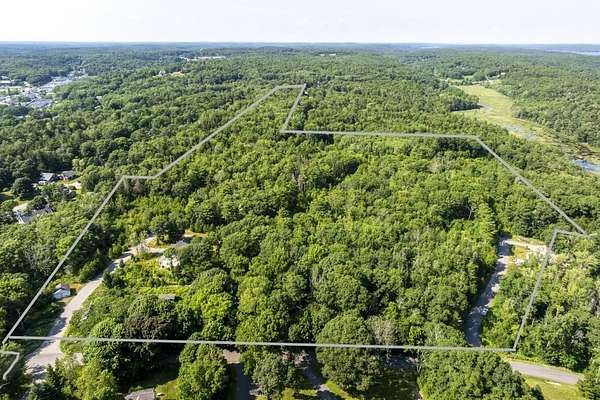 37 Acres of Recreational & Residential Land for Sale in Boothbay Harbor, Maine