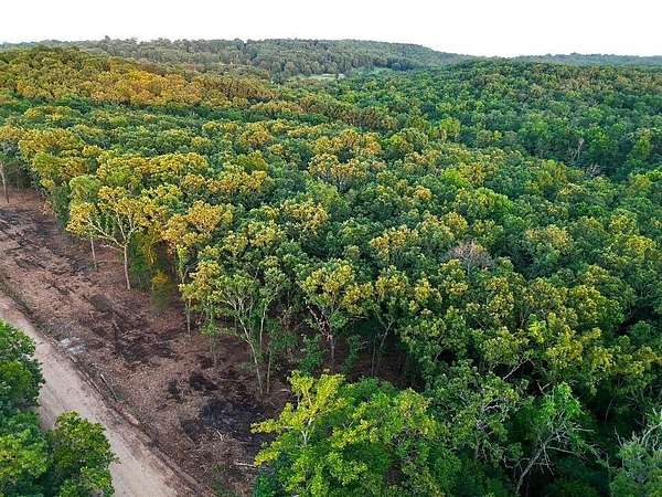 10 Acres of Recreational Land for Sale in Mansfield, Missouri