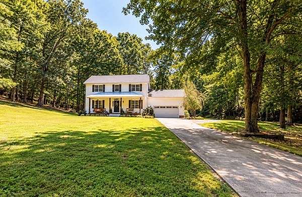 15.5 Acres of Land with Home for Sale in Erin, Tennessee