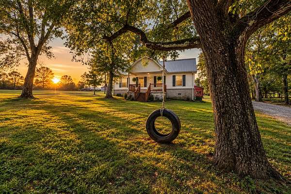 5.28 Acres of Land with Home for Sale in Hartsville, Tennessee