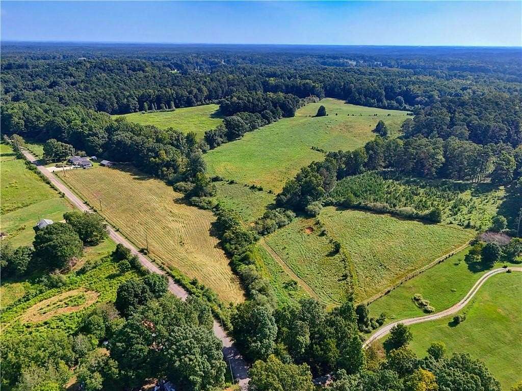 12 Acres of Land for Sale in Chattahoochee Hills, Georgia