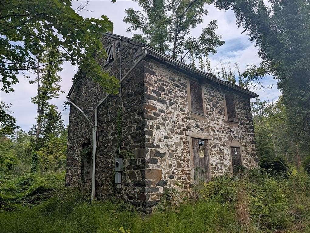 5.7 Acres of Residential Land for Sale in Springfield Township, Pennsylvania