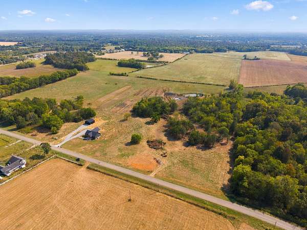 5 Acres of Residential Land for Sale in Lewisburg, Tennessee