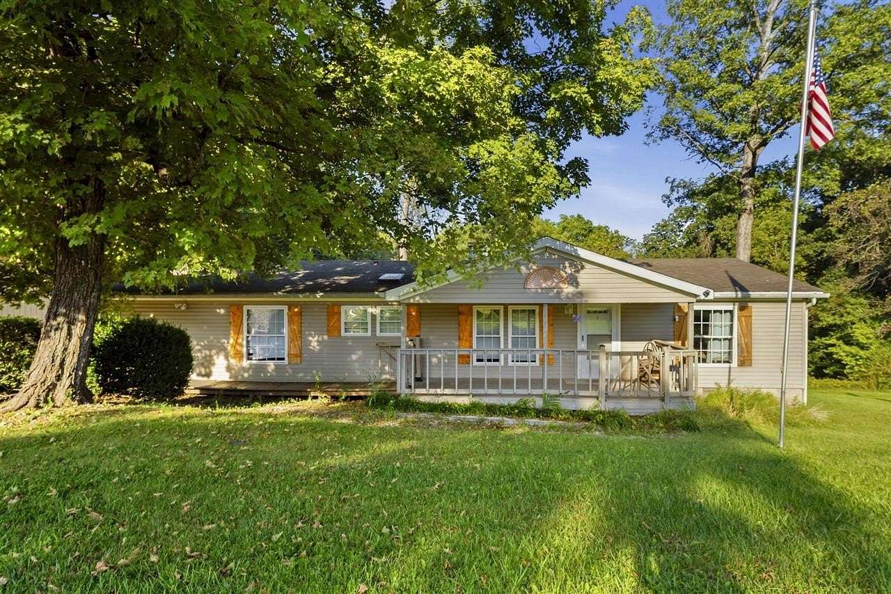 2 Acres of Land with Home for Sale in Bowling Green, Kentucky