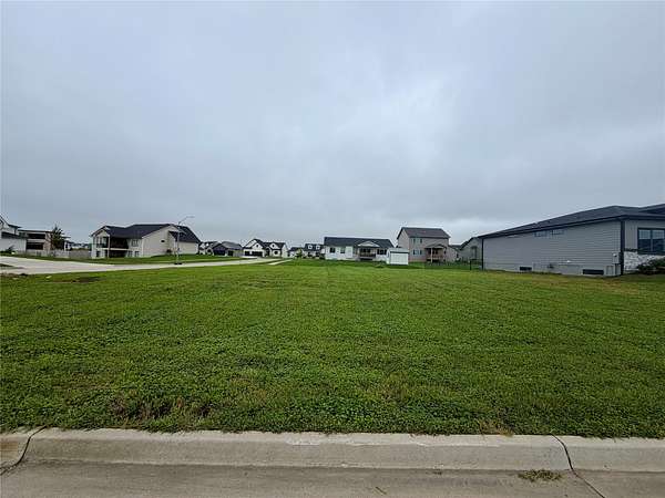 0.28 Acres of Residential Land for Sale in Urbandale, Iowa