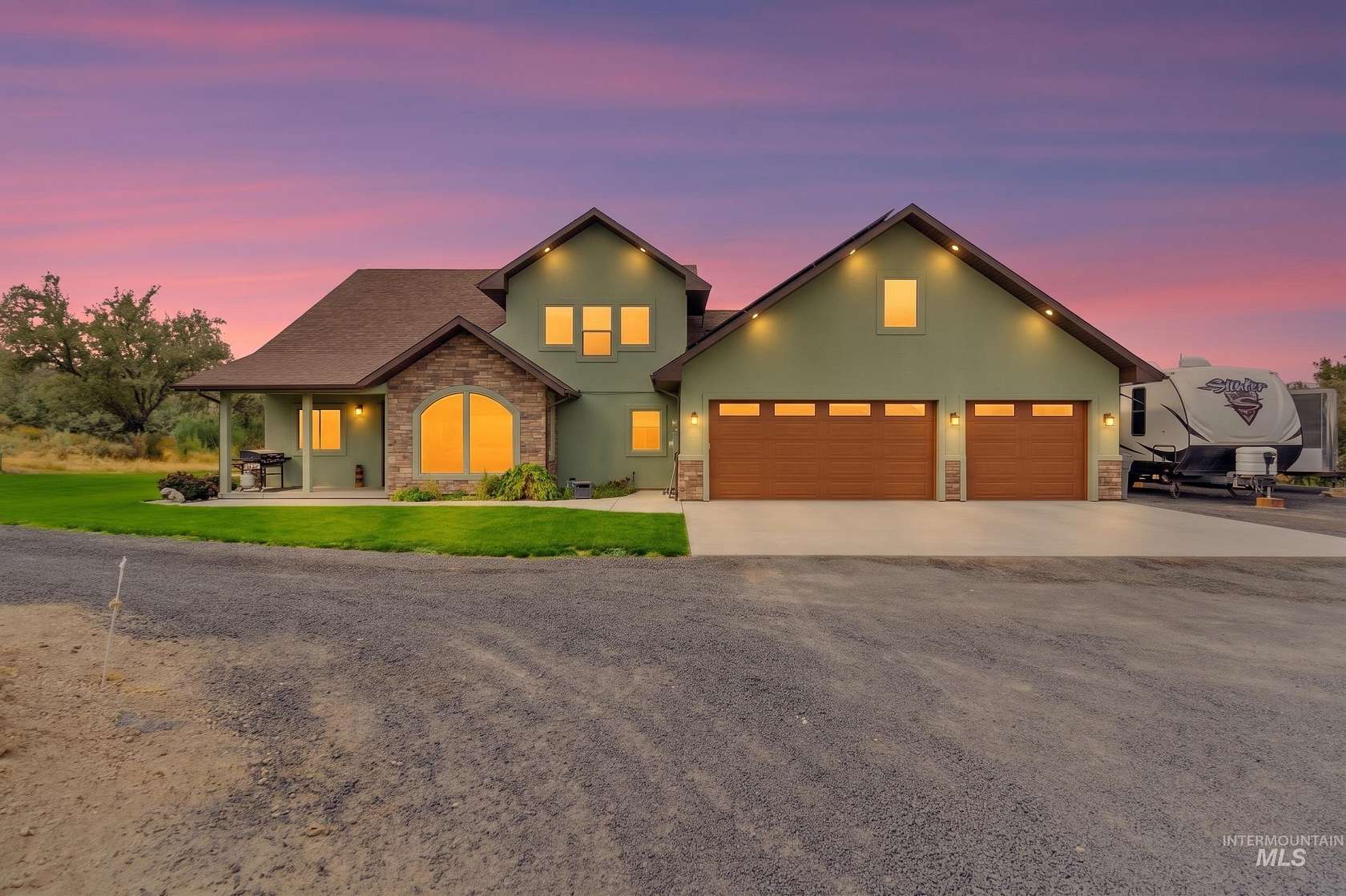 2.58 Acres of Land with Home for Sale in Buhl, Idaho