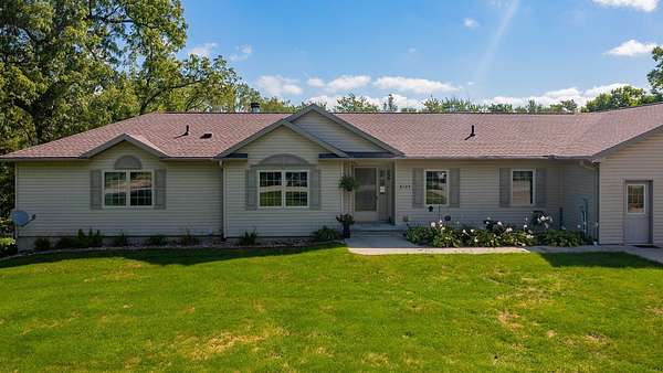 4.58 Acres of Land with Home for Sale in Des Moines, Iowa