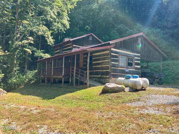 20 Acres of Recreational Land with Home for Sale in Sneedville, Tennessee