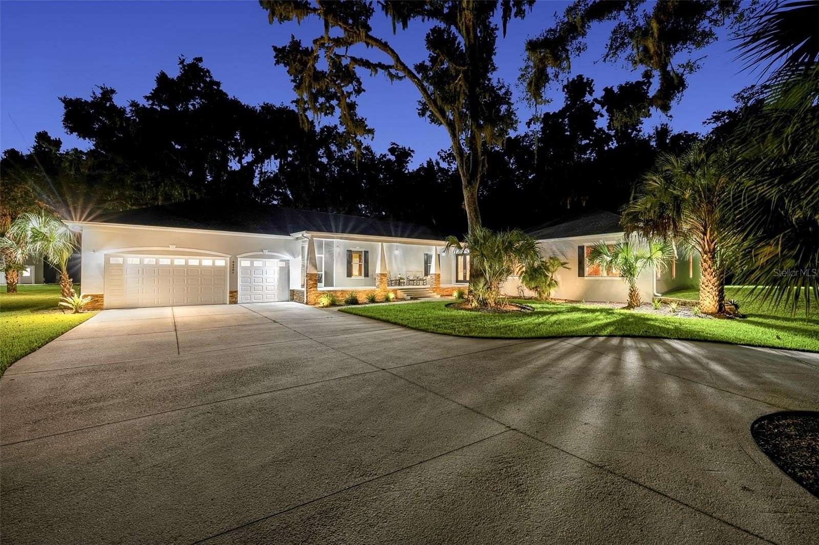 10 Acres of Recreational Land with Home for Sale in Land O' Lakes, Florida