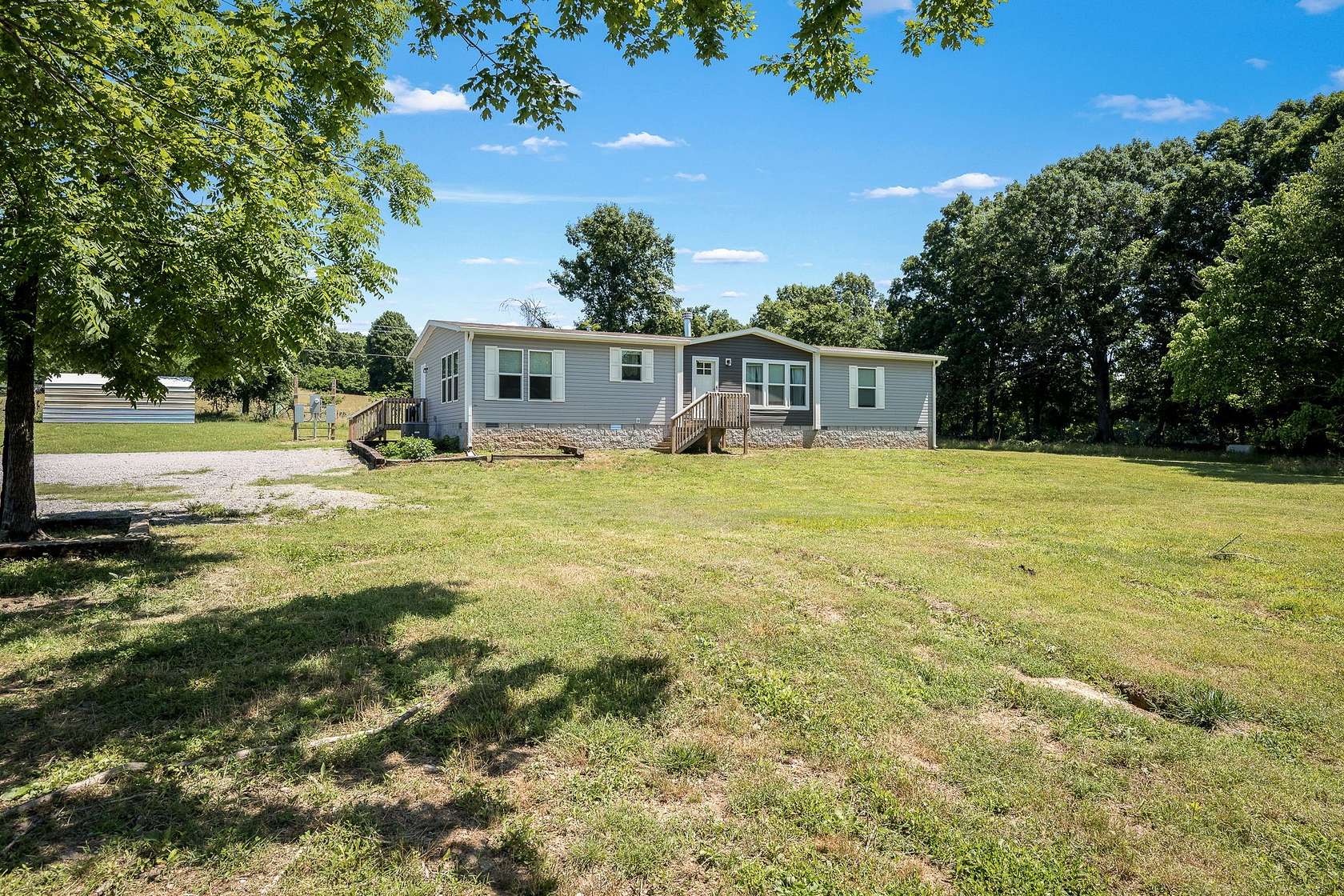 101 Acres of Land with Home for Sale in Wartrace, Tennessee