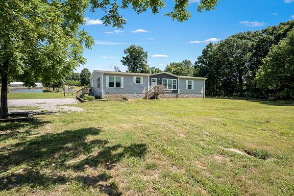 101 Acres of Land with Home for Sale in Wartrace, Tennessee