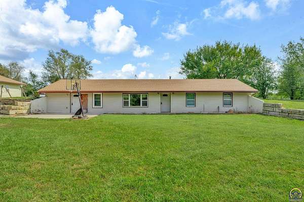 11 Acres of Land with Home for Sale in Mayetta, Kansas