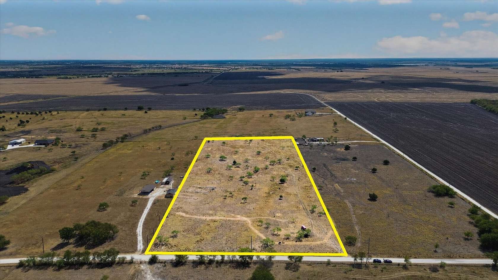 10 Acres of Land for Sale in Corsicana, Texas