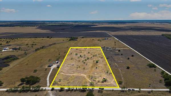 10 Acres of Land for Sale in Corsicana, Texas