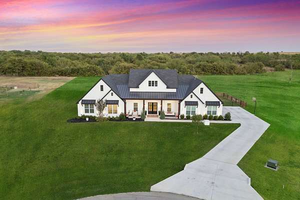 2.22 Acres of Land with Home for Sale in Fort Worth, Texas