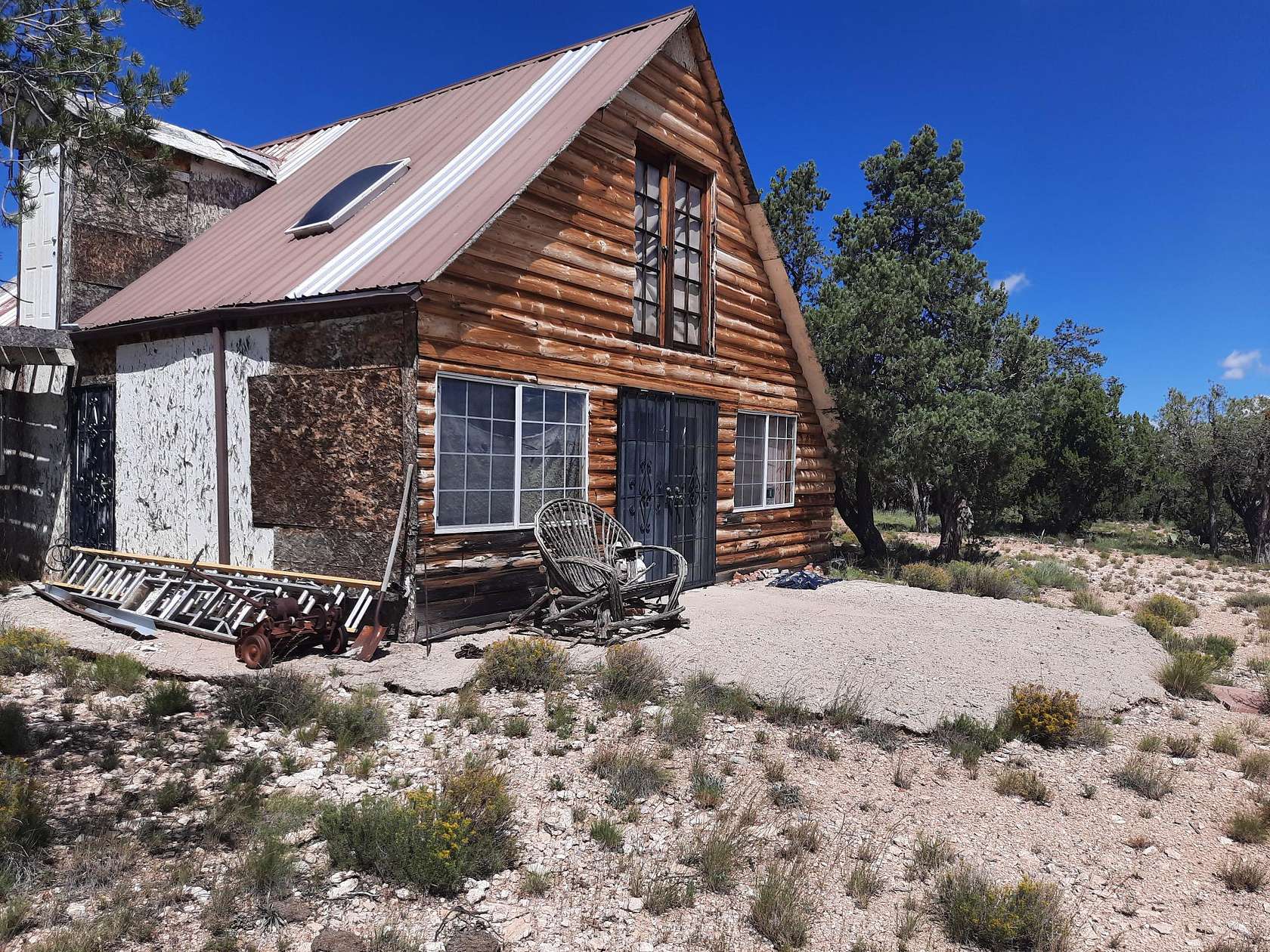 40 Acres of Land with Home for Sale in Seligman, Arizona