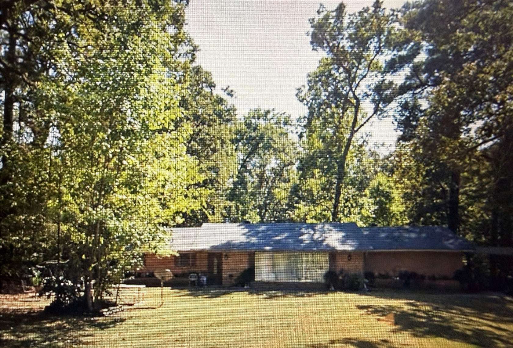 1.67 Acres of Land with Home for Sale in Shreveport, Louisiana