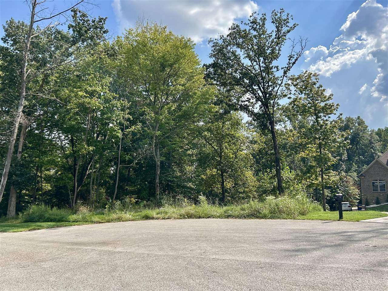 1.38 Acres of Residential Land for Sale in Alvaton, Kentucky